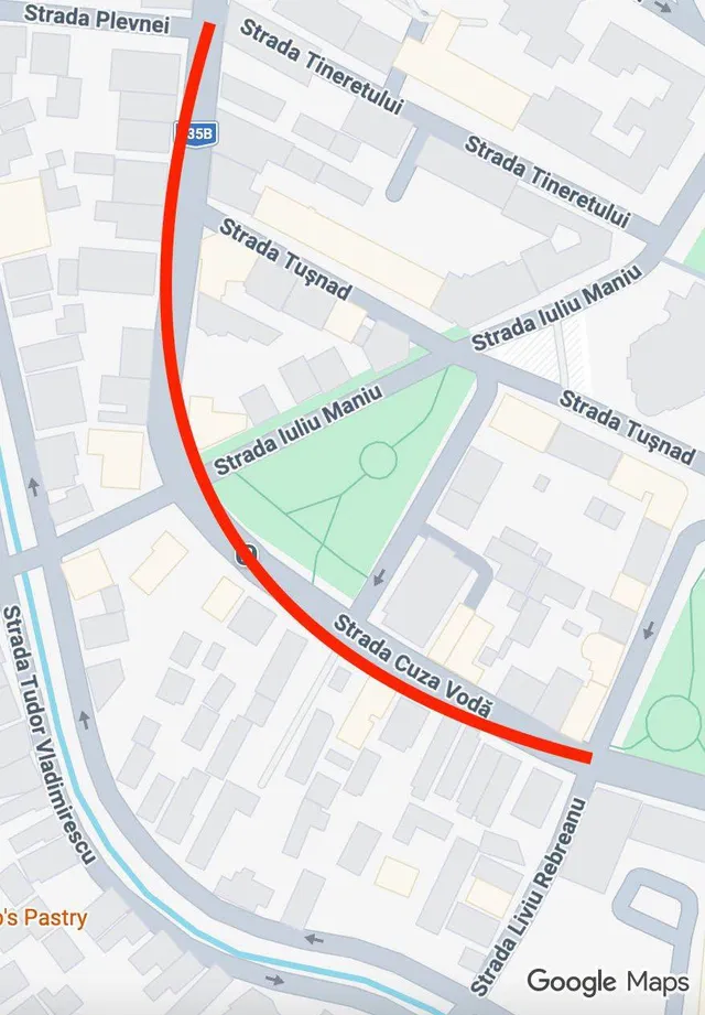 Google Maps térképrészlet Marosvásárhely belvárosáról, piros vonallal kiemelve a Cuza Vodă utca és a hozzá kapcsolódó szakasz nyomvonala a Plevnei utcától a Liviu Rebreanu utcáig.